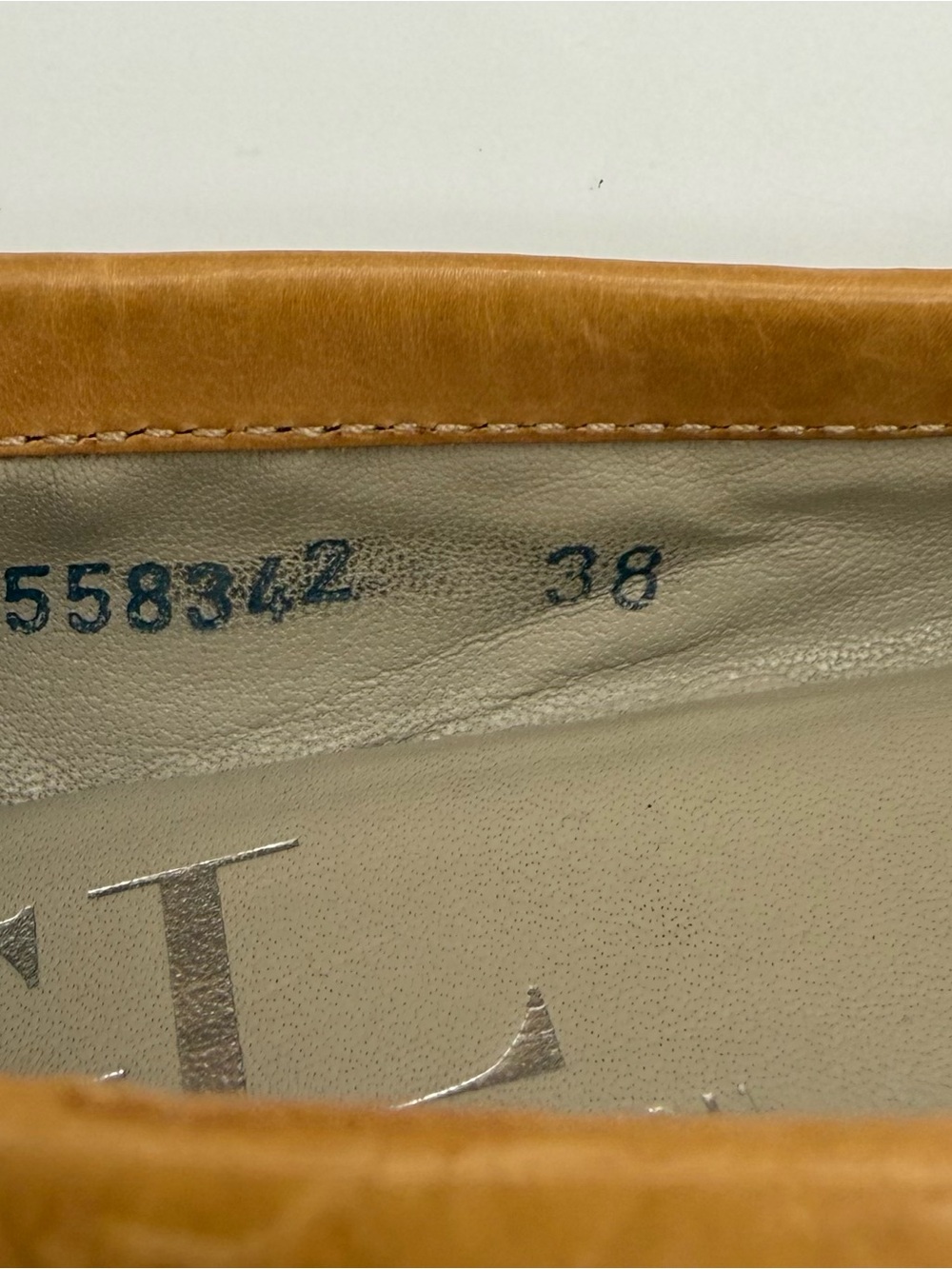 AGL Attilio Giusti Leombruni Tan Leather Ballet Flats with Gold Buckle Detail - Picture 6 of 11